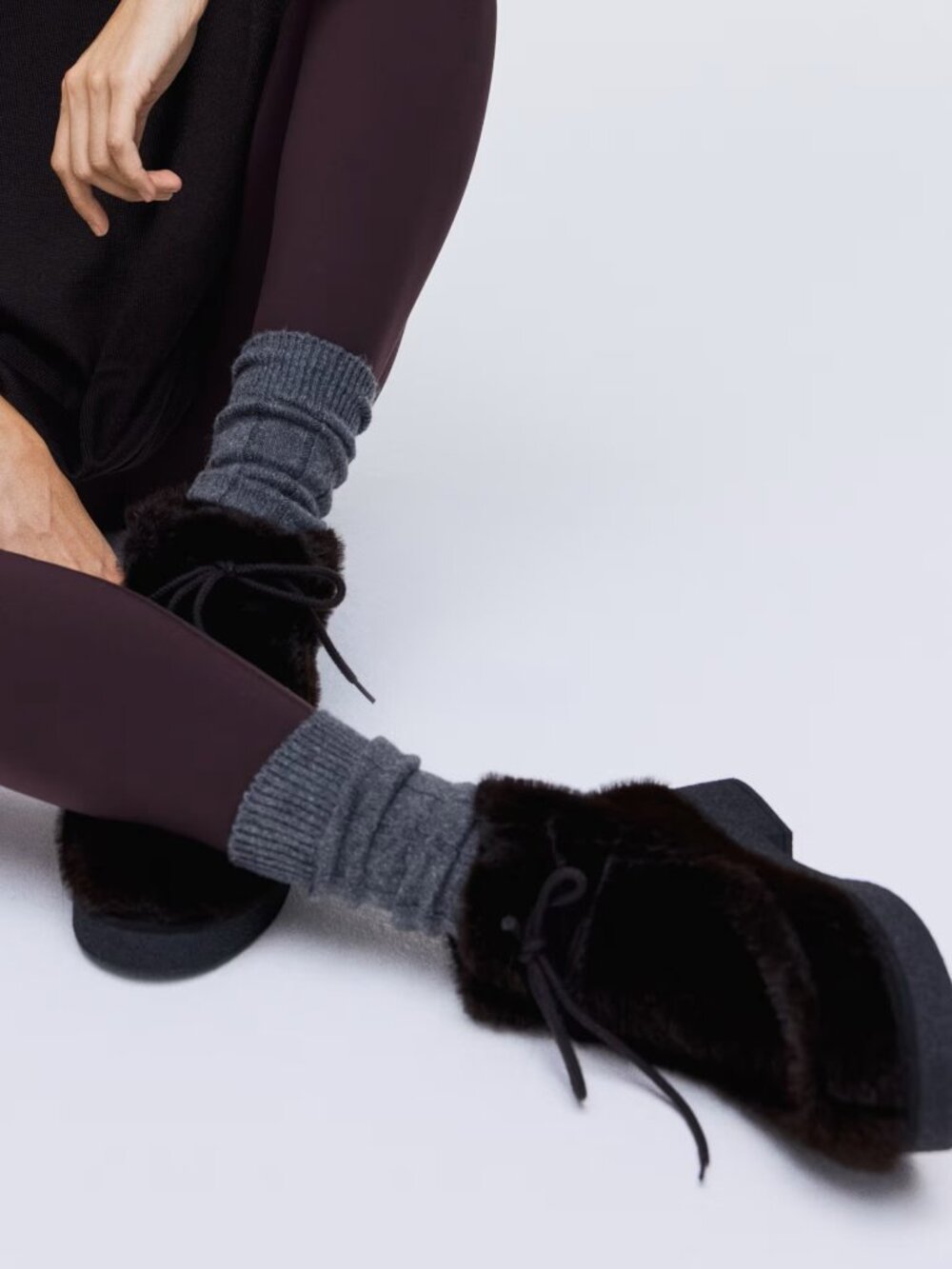 H & M lace up fur boots – dark brown – size 7